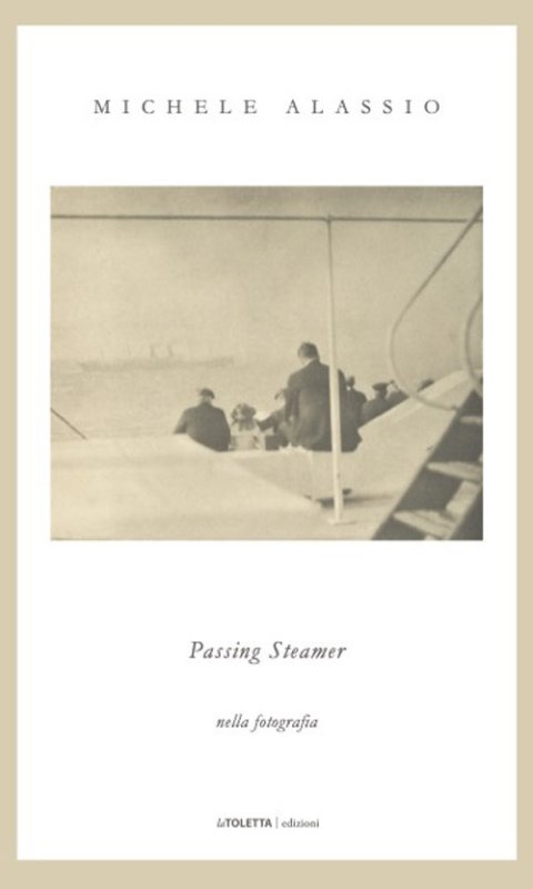 Passing steamer. Nella fotografia