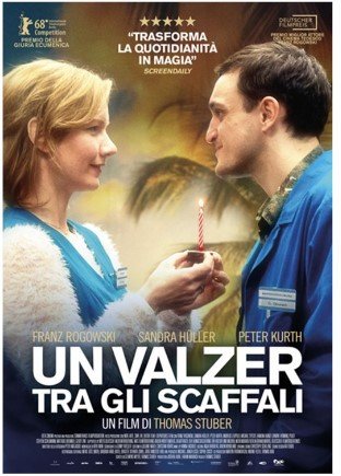 UN WALZER TRA GLI SCAFFALI