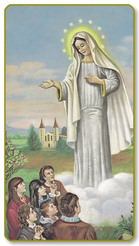 NOSTRA SIGNORA MEDJUGORJE - Il pi&ugrave; classico dei santini della Madonna di Medjugorie. In cartoncino leggero con i bordi dorati ed un'immagine assolutamente in linea con l'iconografia tradizionale. 5.5 X 10 Cm