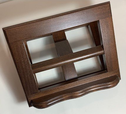 LEGGIO IN LEGNO - Legno di abete. Cm 25 x 20.