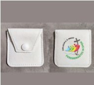 PORTAROSARIO IN SIMILPELLE  7,5x7,5 cm CON LOGO DEL GIUBILEO 2025 - Articolo artigianale realizzato in similpelle completo di chiusura a zip - Made in Italy