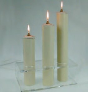 CANDELIERE IN PLEXIGLAS - Tre posti in tre altezze.
