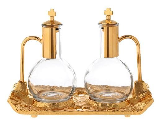SERVIZIO AMPOLLE SU VASSOIO FUSO ORO - Misure vassoio 19 x 9 cm. Capacit&agrave; ampolle 100 cc.