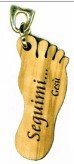 PORTACHIAVI PIEDE "SEGUIMI" - Legno di ulivo. Con biglietto messaggio in busta crystal.