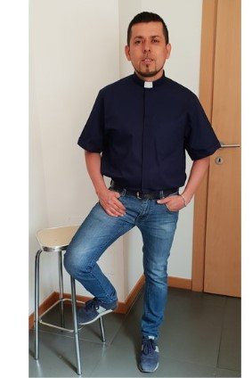 Misto cotone, blu navy, manica corta - 60% cotone 40% poliestere.