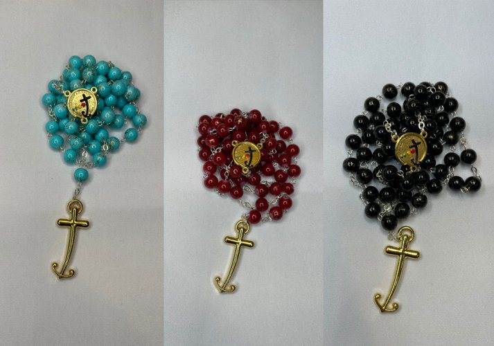ROSARIO IN VETRO SCREZIATO  8 mm CROCE DORATA LOGO GIUBILEO 2025
