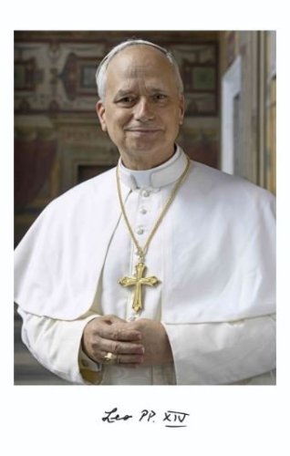 FOTO UFFICIALE DI PAPA LEONE XIV - 25X35 CM - Foto ufficiale di Papa Leone XIV stampata a colori fronte e retro con stemma e frase in inglese.