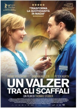 UN WALZER TRA GLI SCAFFALI