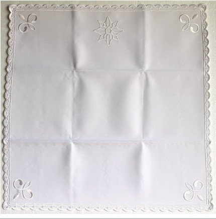 CORPORALE STELLA - Ricamo bianco su bianco.