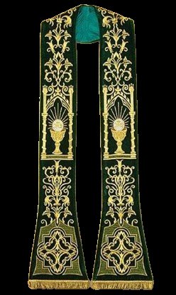 STOLA EUCARISTICA CON RICAMO ORO SU VERDE - Stola classica con nappa e frangia oro. Molto elegante.
